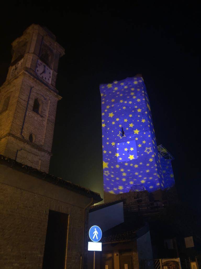 Da Alba a Cuneo, EGEA dà vita ad un racconto luminoso fatto di luci e stelle per festeggiare il Natale della Comunità